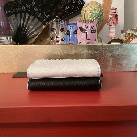 Marc Jacobs Trifold Wallet - Picture 8 of 9